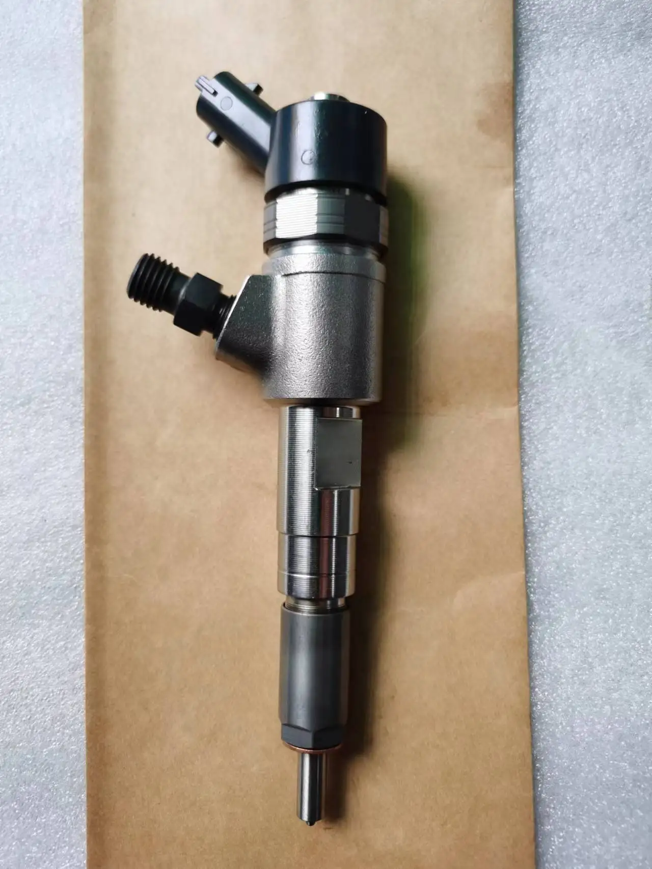 Common Rail Injector 0445110511 5801379115  for IVECO ENGINES  diesel Fuel Injector Nozzle 0445110511 5801379115