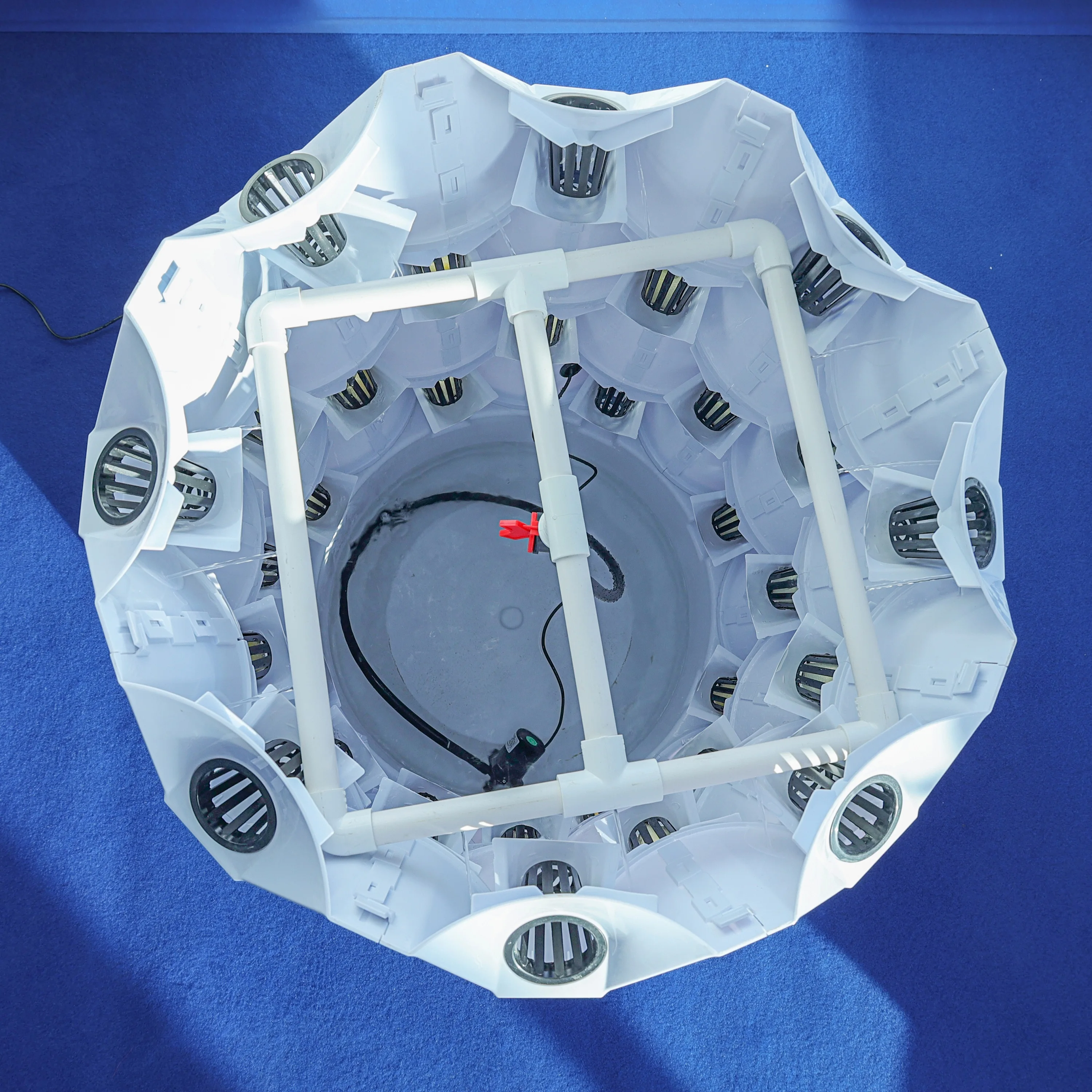 Garden Farming Growing System Hydroponic Indoor Vertical Aeroponic