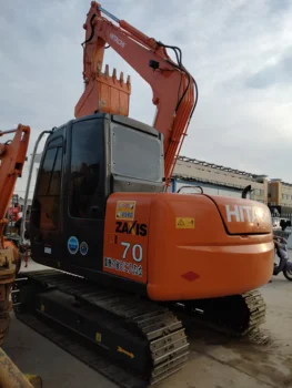 Second-hand Hitachi ZX70 Used 7TON Excavator Japan a Popular Model