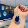 Pendentif en verre bleu