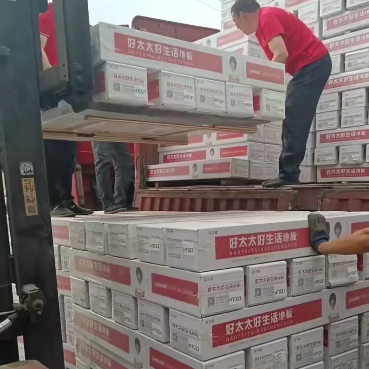 product strong dirt resistance new solid wood composite flooring household waterproof and wear resistant wood flooring-12