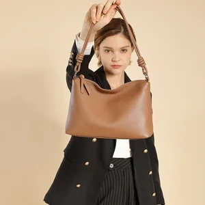 Women's Cowhide Underarm Tote Bag Large-Capacity Zip Closure Simple Work Clothing Crossbody Design Single Autumn