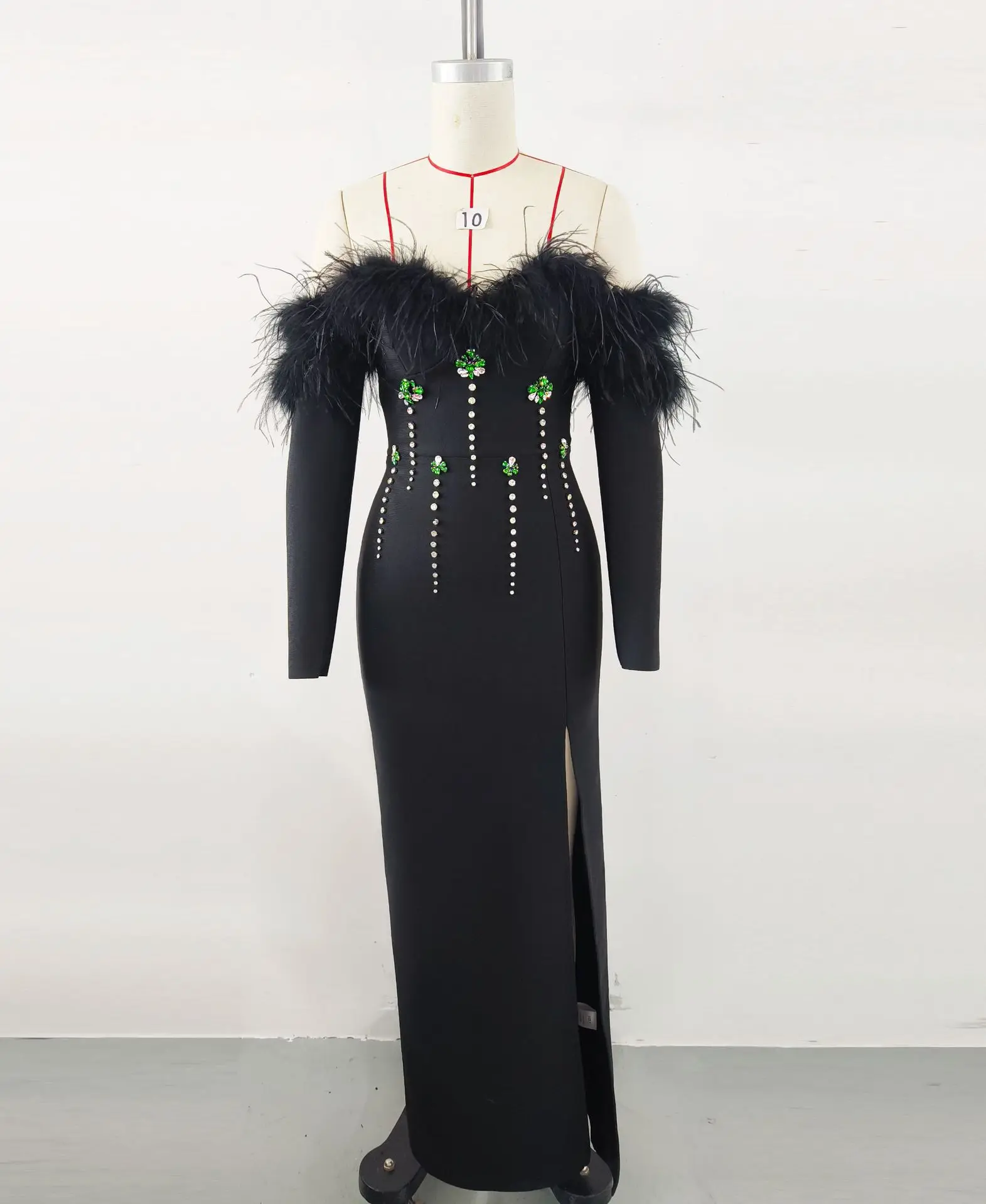 New High Quality Black Slim Bodycon Off-The-Shoulder Criss-Cross Feather  Luxury Fashion Bandage Maxi Dress for Women