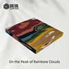 La cima de las nubes de colores.