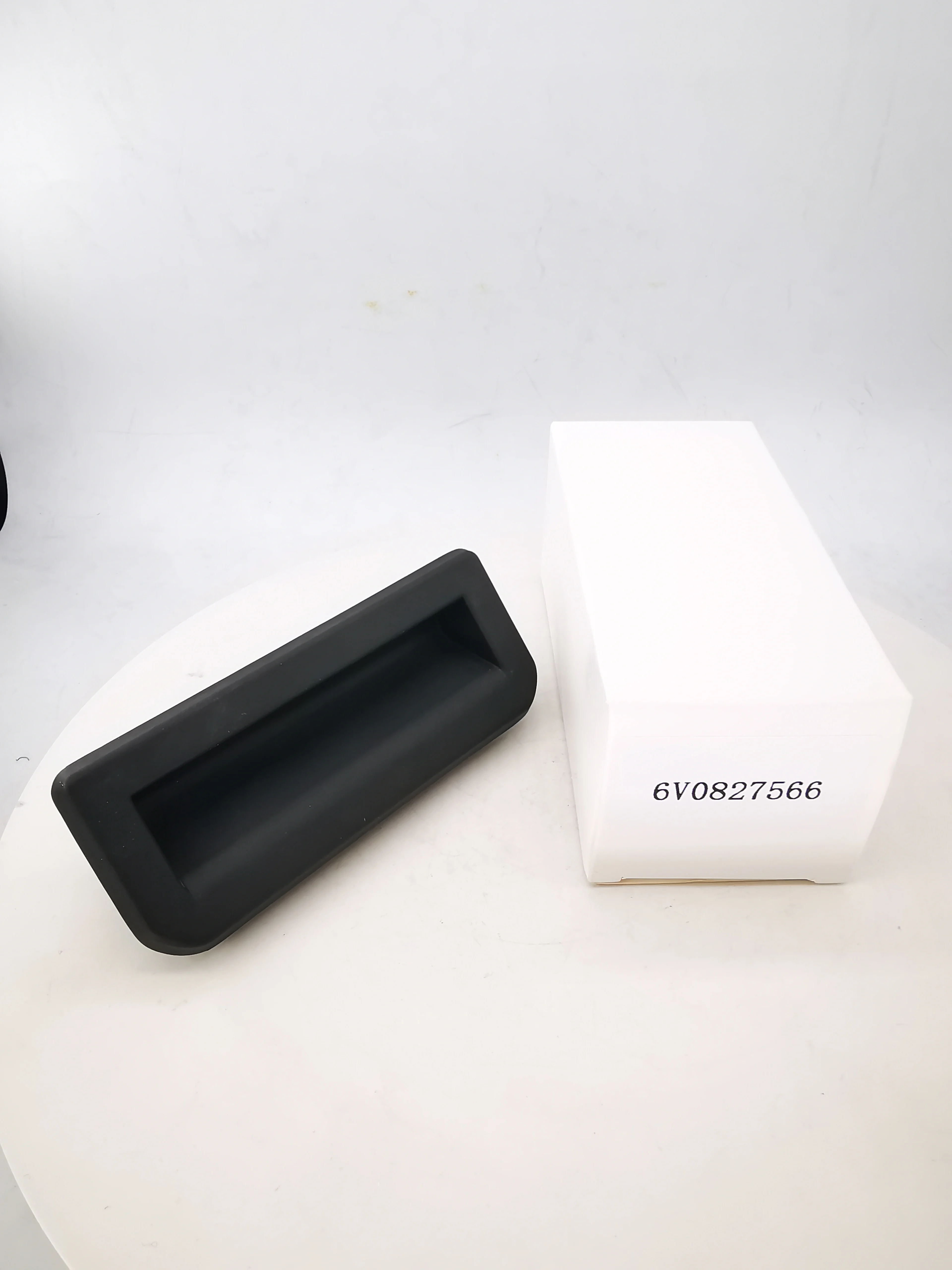 Rear Tailgate Boot Opening Switch and Handle 6V0827566 for Skoda Karoq