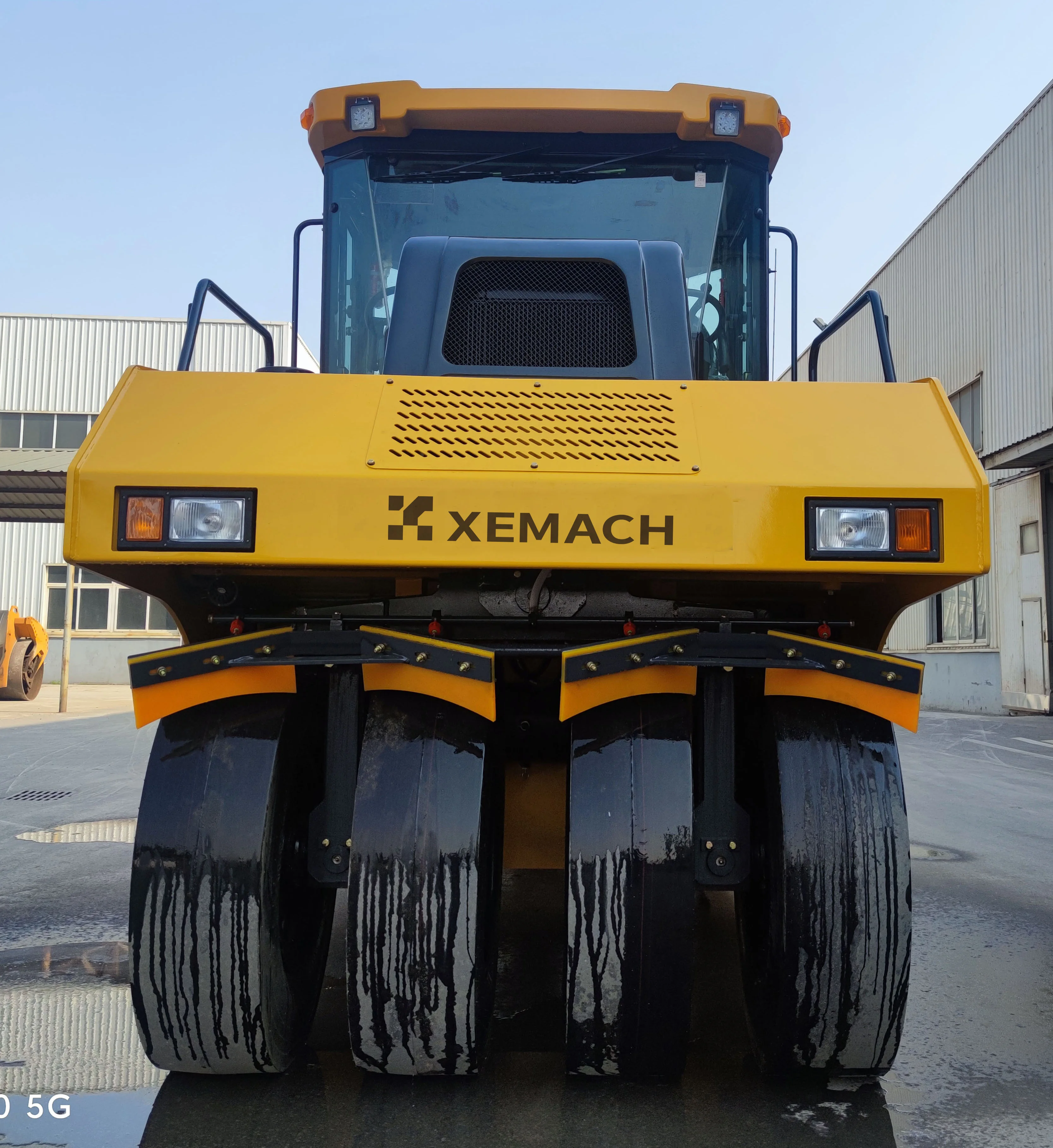 Вибрационная дорога небольшая прогулка за дорожным уплотнителем 26 тонн низкий расход топлива отличная цена в Южной Америке