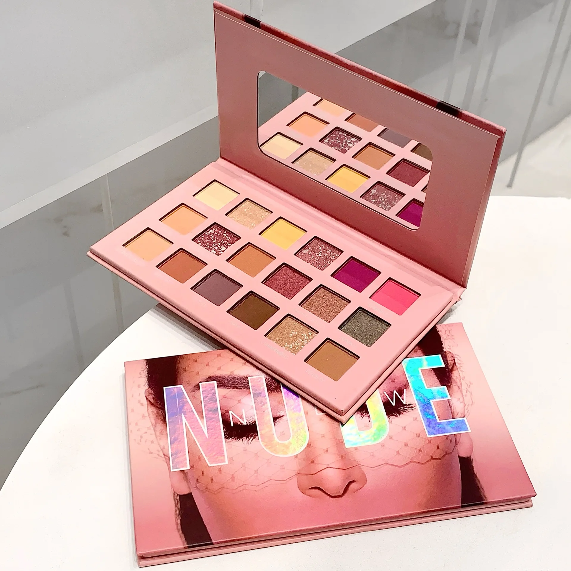 Cross-Border Exclusive 18-Color Desert Rose Matte Dubai Eyeshadow Palette Metallic Shimmer Finish Glitter Eye Makeup Wholesale