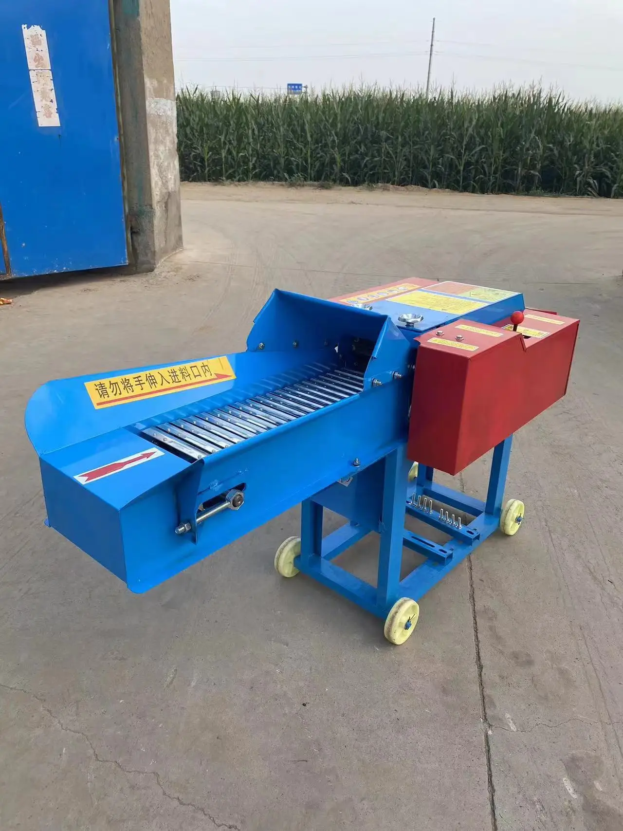 Multifunctional Low Cost Chaff Cutter Machine Automatic Chaff Cutter Feeding Animal With Hopper for Straw