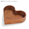 The heart-shaped bowls can be stacked.