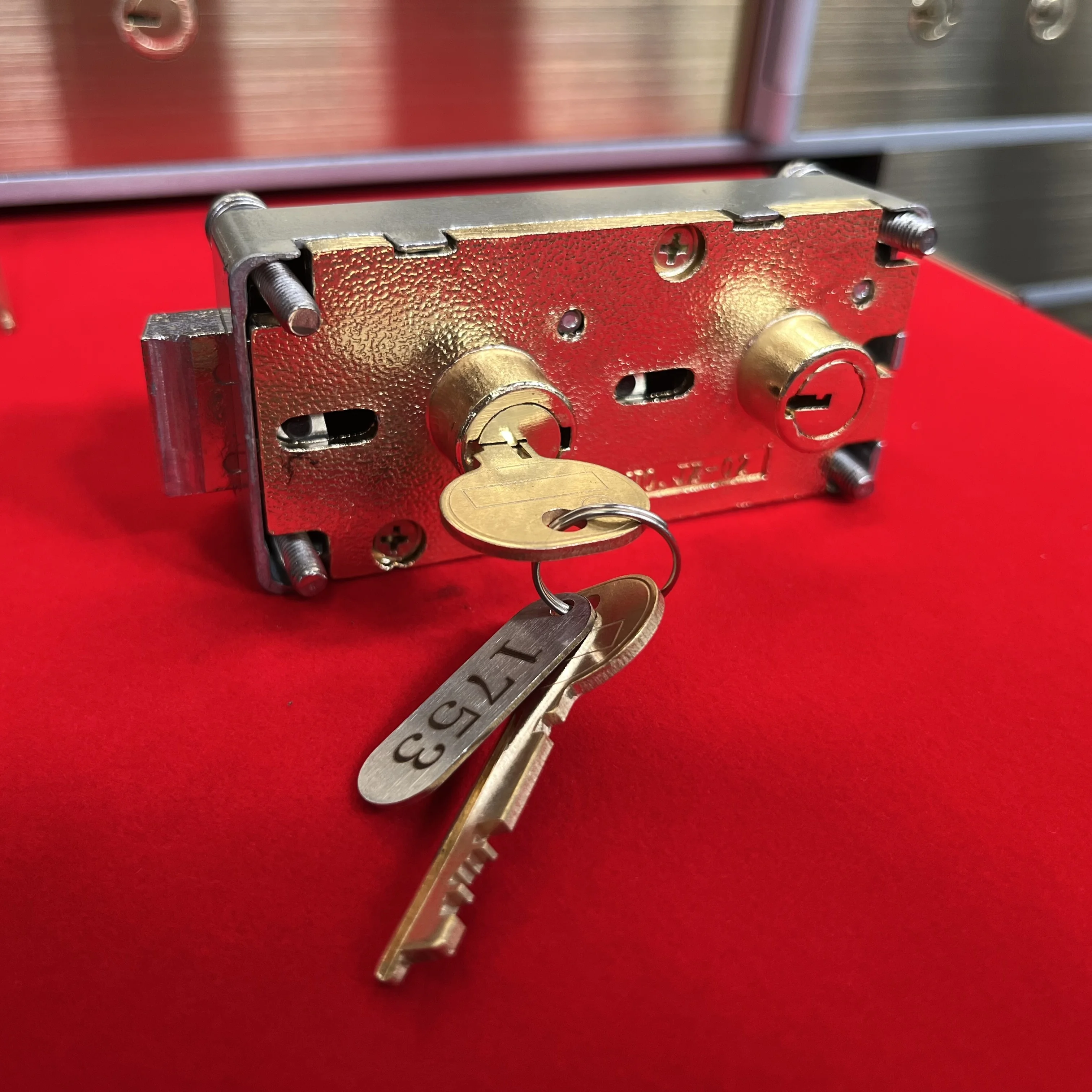 key　　二箱 JZ-02 Dual Key Lock for Safe Deposit Box - Secure & Durable