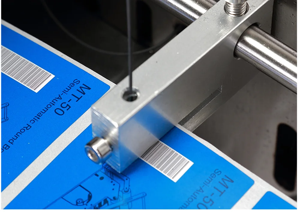 
 Простота в эксплуатации MT-50 полуавтоматическая машина для круглых бутылок Этикетировочная машина для вина/бутылка для воды  