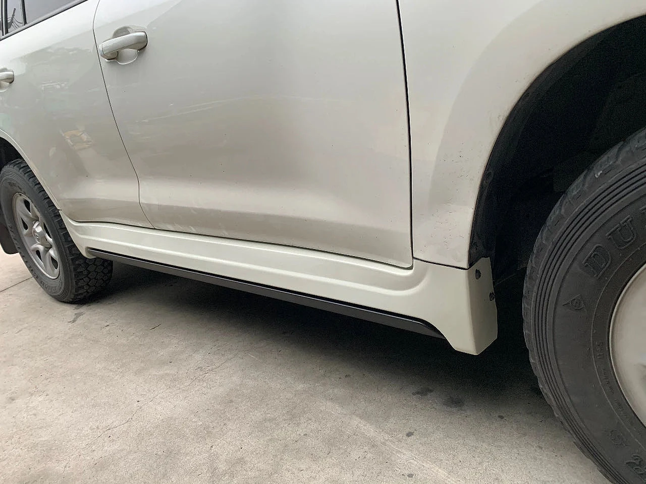 Automatic Electric Side Skirts for Toyota Landcruiser LC200