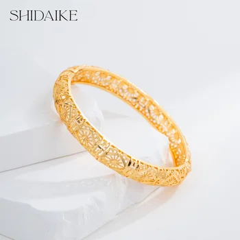 Elegant Open Design 18K Gold Plated Zircon Brass Fashion Charm Bracelet Custom Option Available for Ladies Wholesale