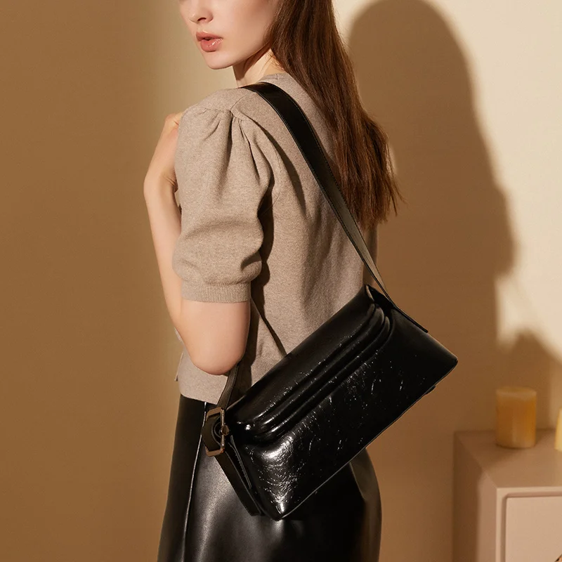 2026 New Arrival Black White Leather for Female Pillow Underarm Bag for Women Female Leather Shoulder Bag for Ladies