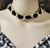 Collar negro