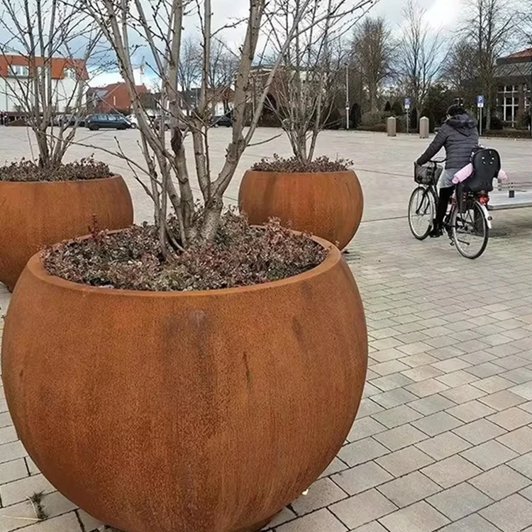Große Globus-outdoor-pflanzgefäße Aus Cortenstahl