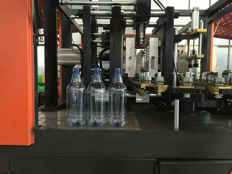 2 Cavity Shampoo Bottle PET Can Cosmetic Bottles Blow Molding Machine in China details