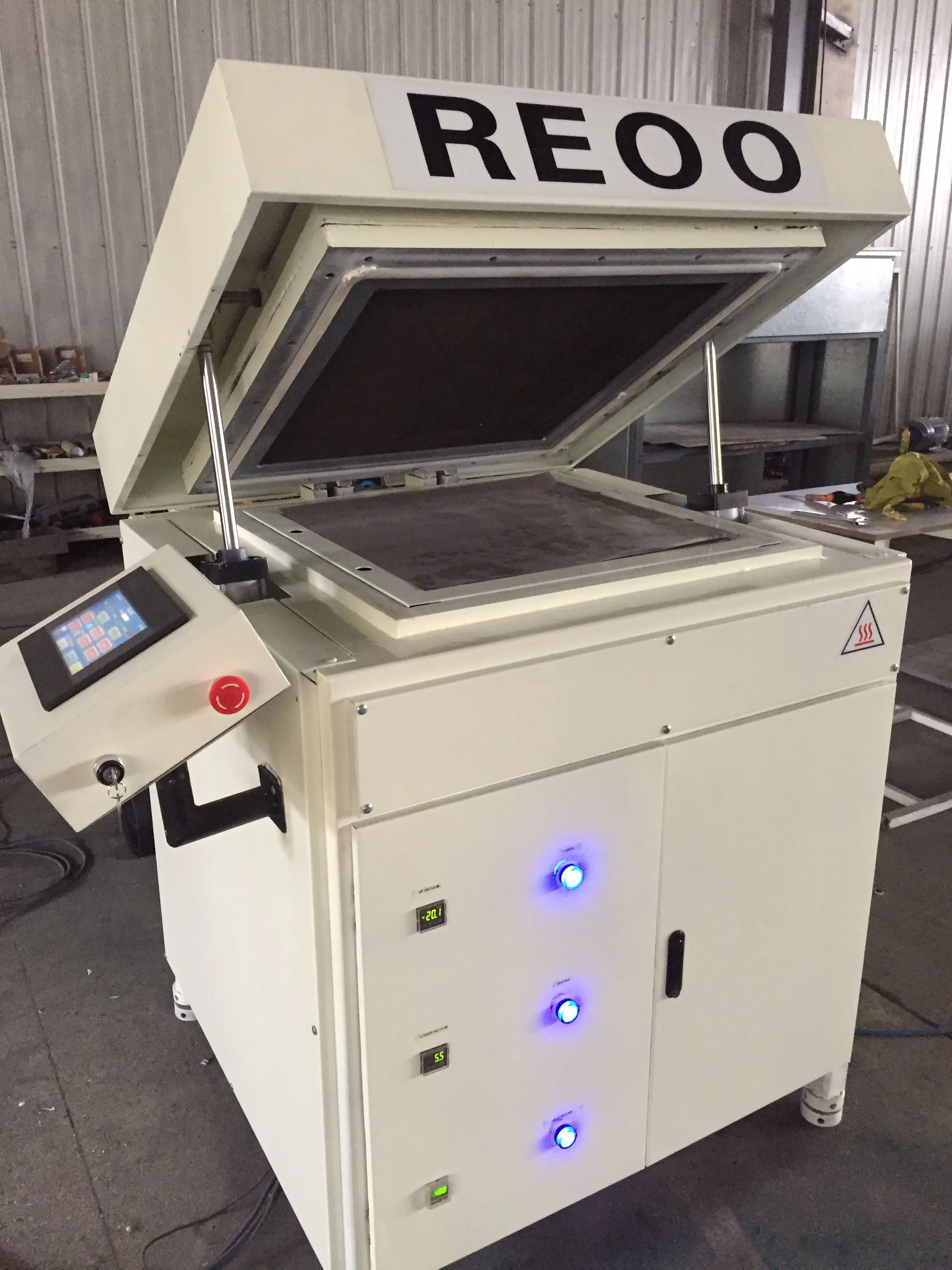 REOO Advanced Small Experimental Electrical Heating Solar Panel Laminator for PV Module Laminating Solidifying
