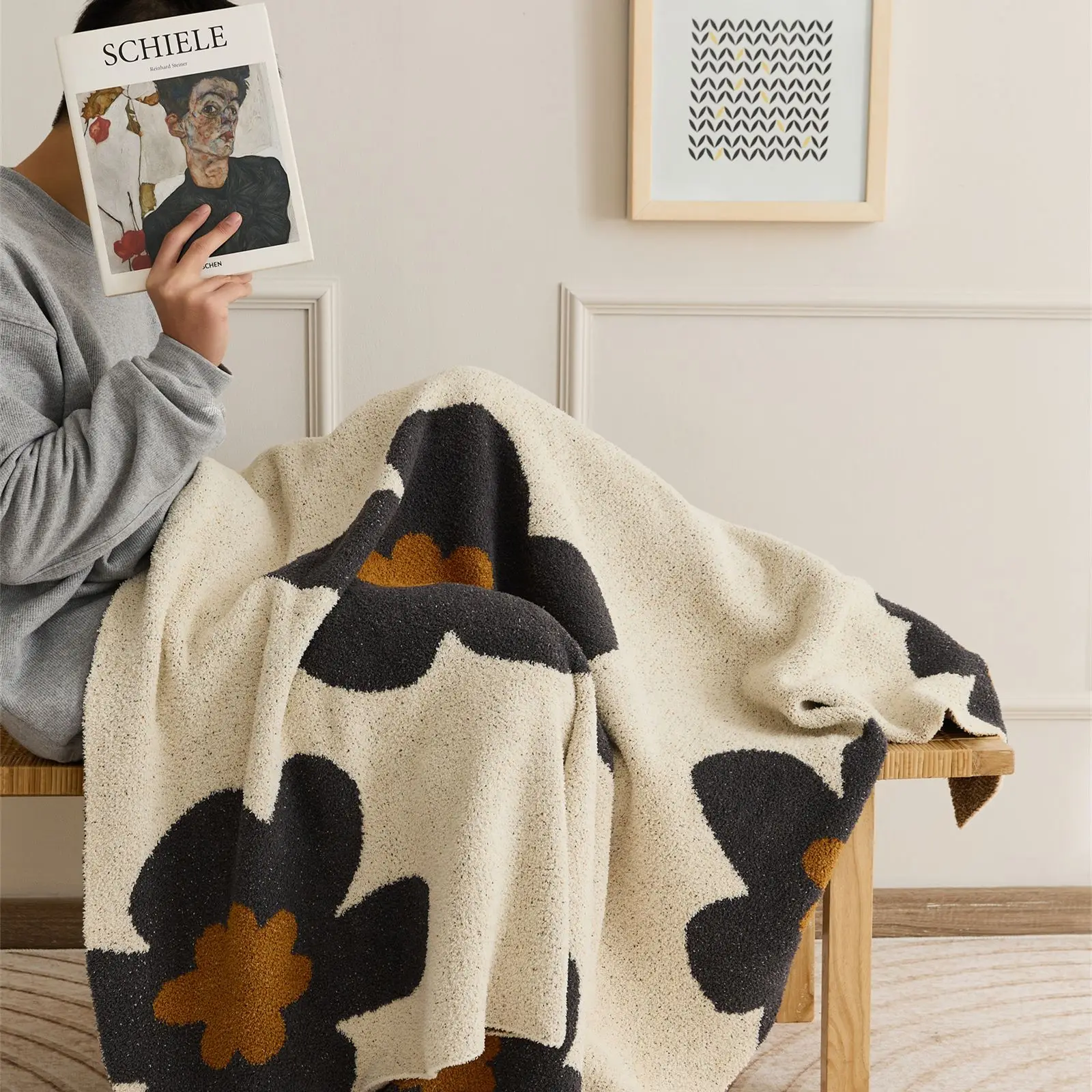 Luxury Designer European and American Popular Style Warm Crochet Fleece Cozy Knitted Best-selling Flower Blanket Throws for Baby