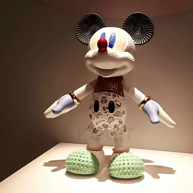 The New Creative Mickey Craft Ornaments and Sculptures Are Suitable for Exhibition Halls and Home Decoration Items.