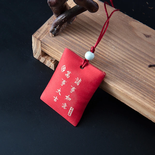 Очаровательный японский амулет на удачу от производителя oMaMori