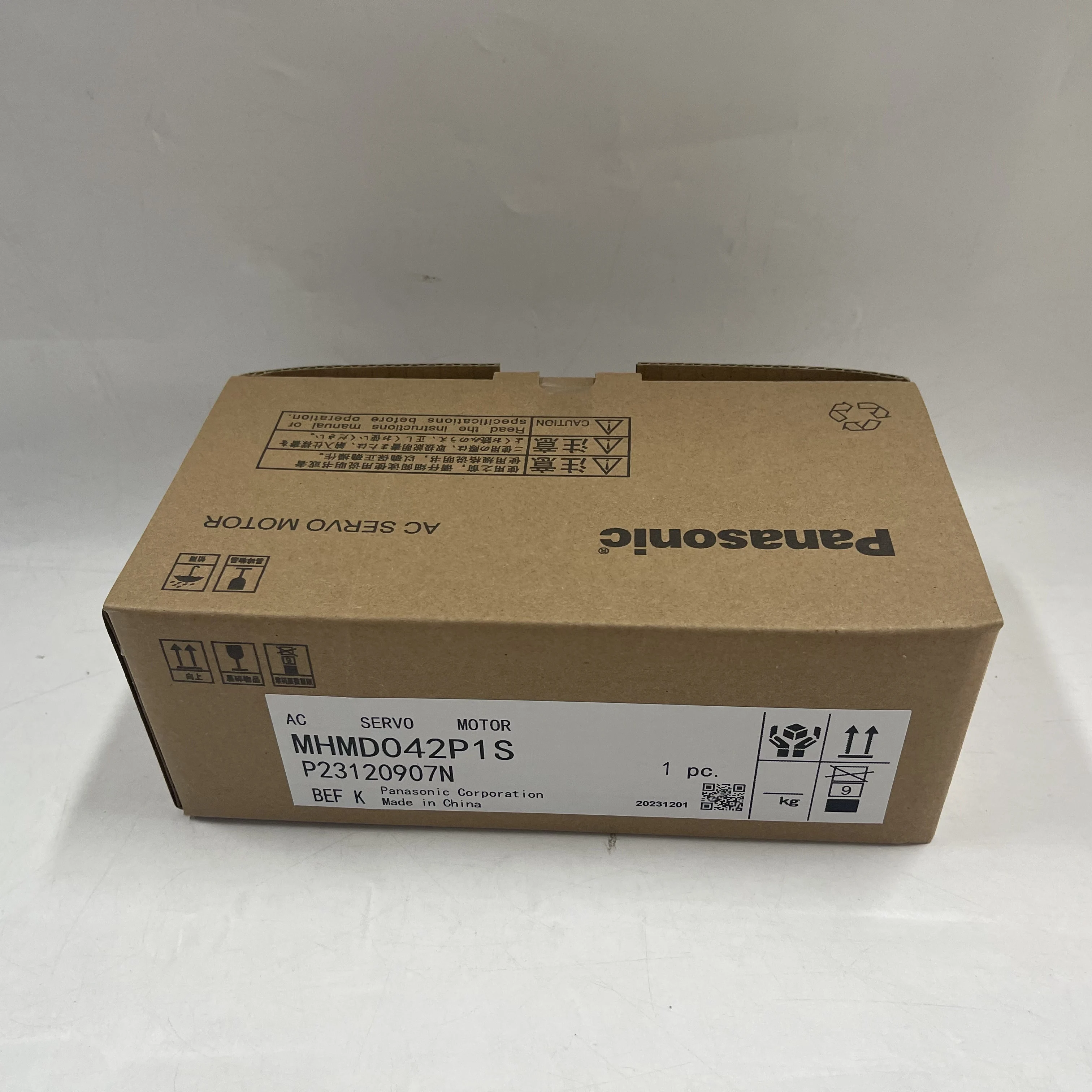 Panasonic AC Servo Motor MHMD042P1S Panasonic AC Servo Motor MHMD042P1S