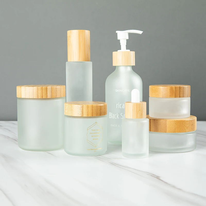 Frost Customized Logo Printed 250ml Boston Round Shampoo Dispenser Bath Salt Container Skincare Cream Glass Jar with Bamboo Lid