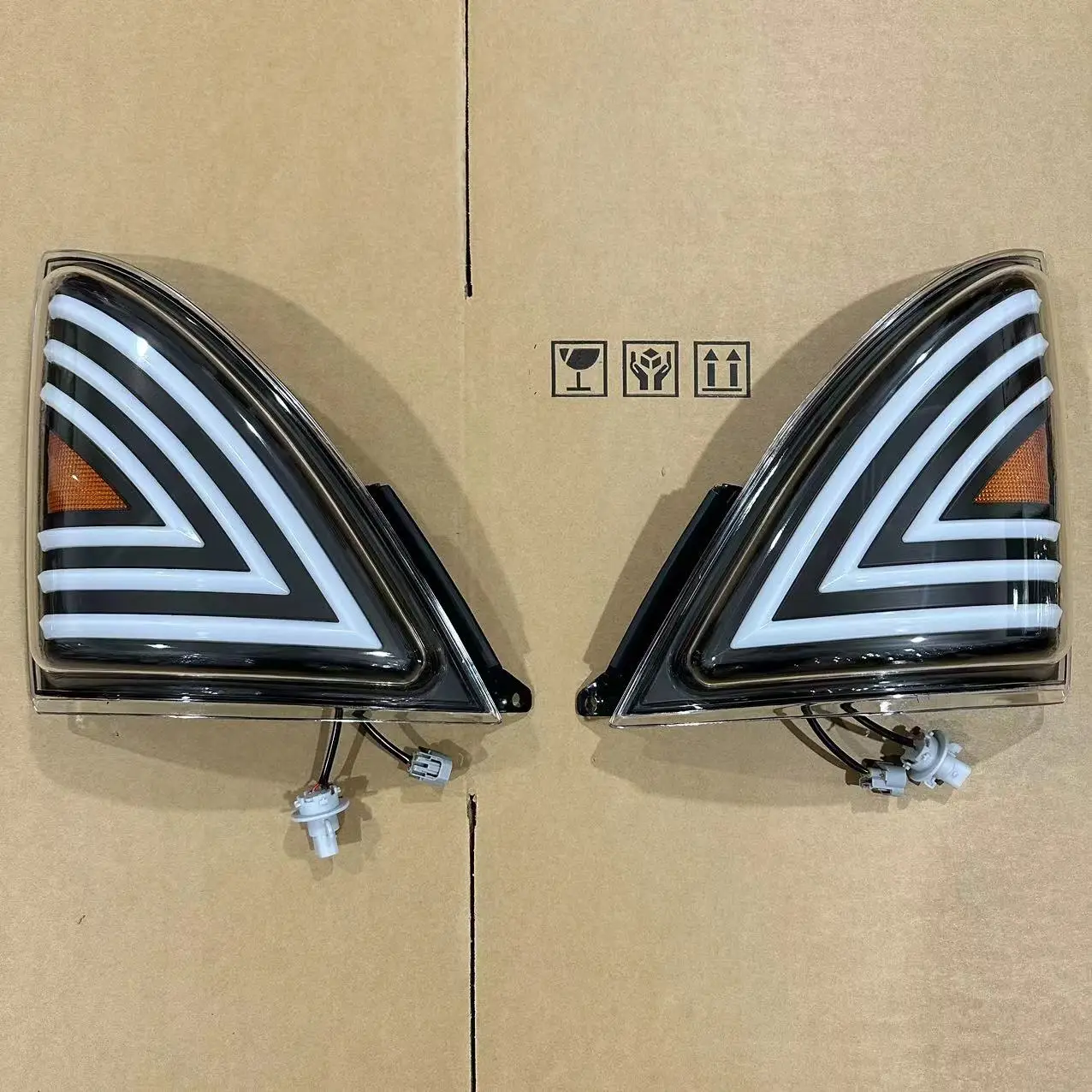 Japanese Truck HIN 500/700 2023 New LED  Corner Lamp