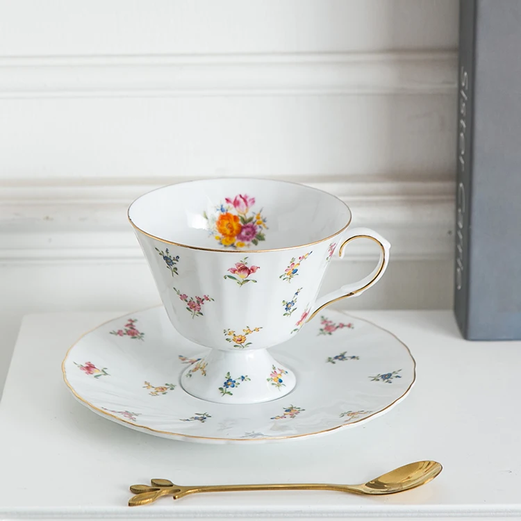 Wholesale New Modern Luxury Gift Set Floral Gold Line White Ceramic