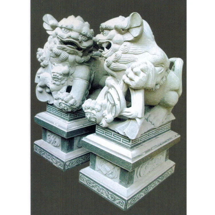 中国の伝統的な石縁起の良い獣動物の彫刻天然緑花崗岩石ライオン
