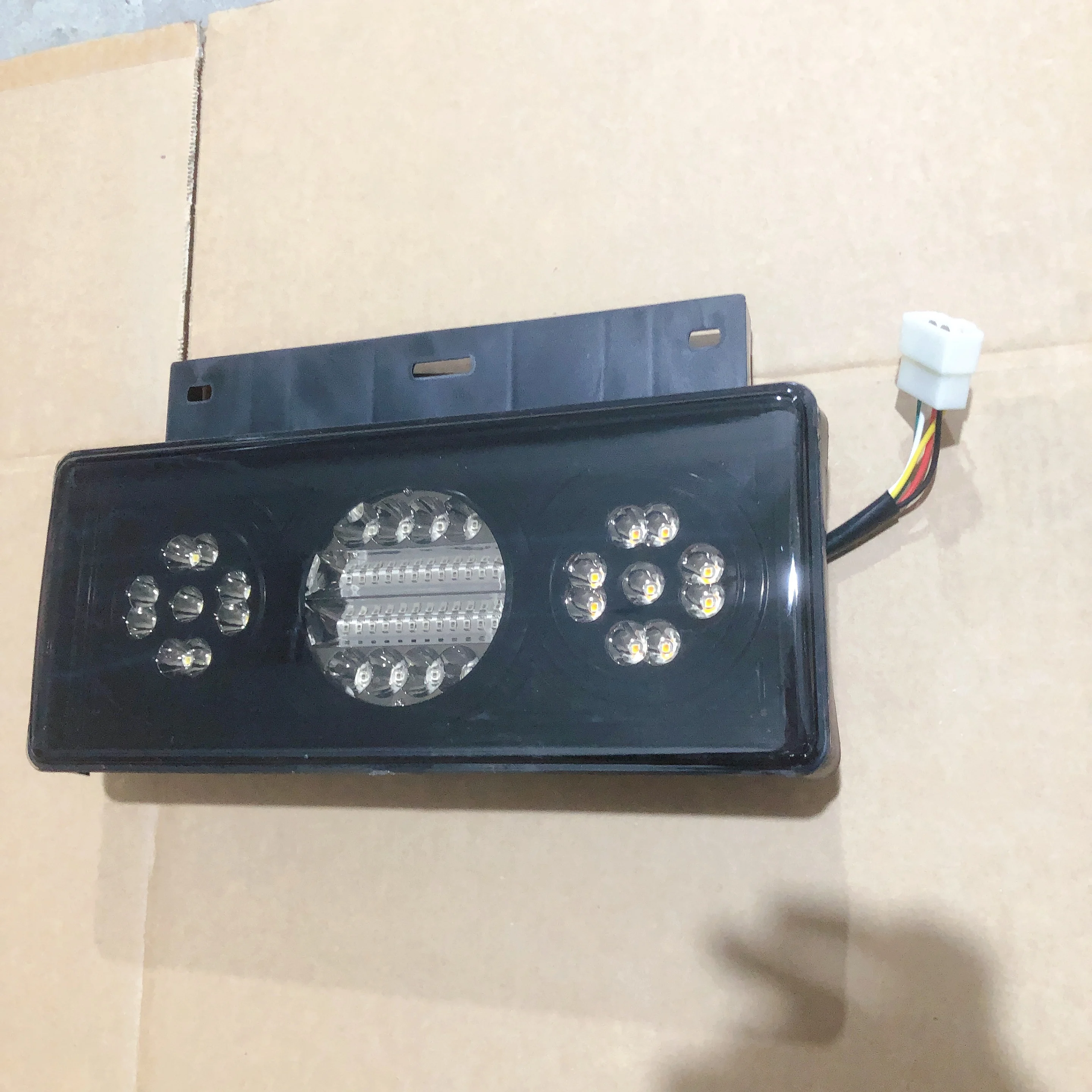 Popular New Products Truck Side Light Corner Light Body Spare Parts or ISUZ NPR NKQ NQR