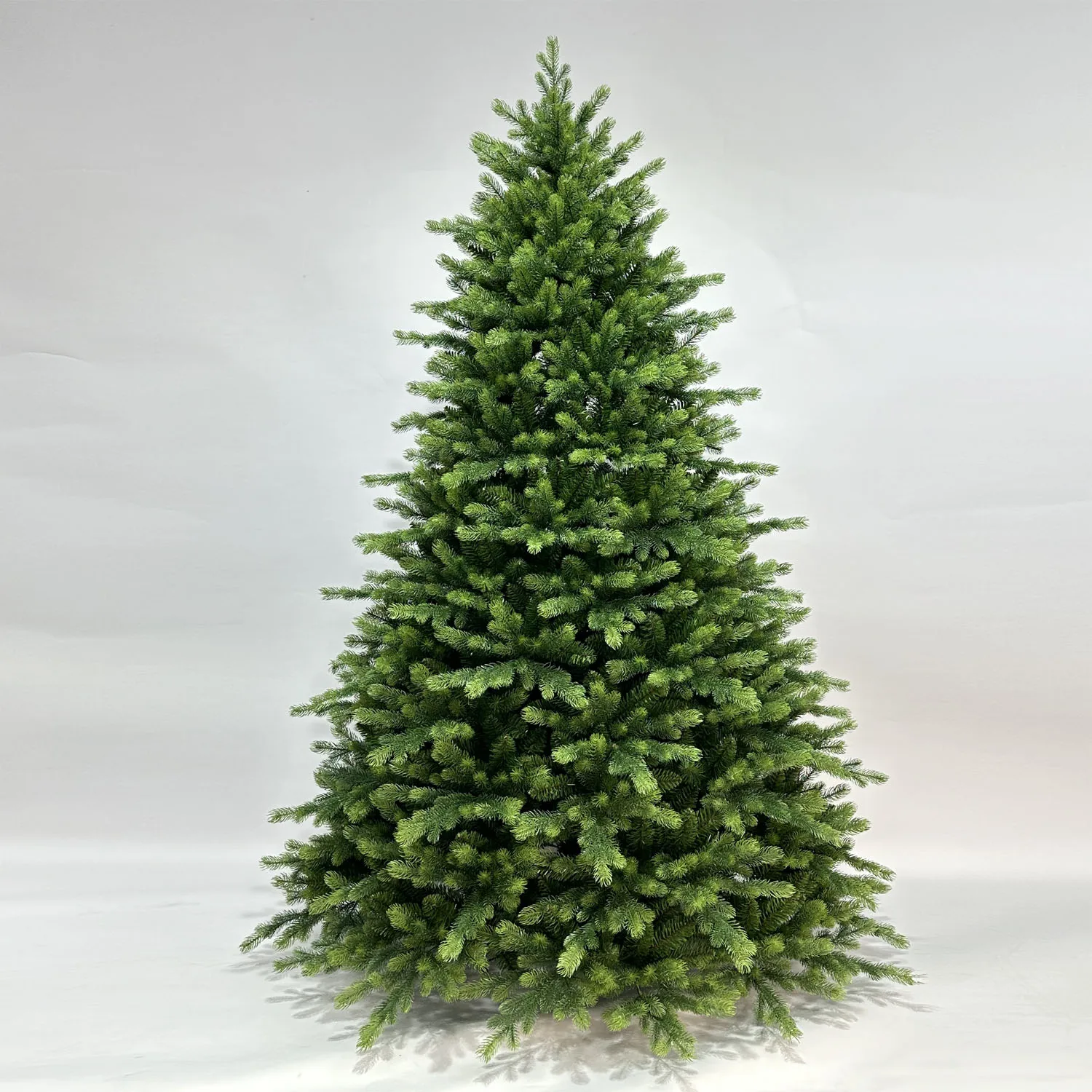 China Yiwu Manufacturer 2025 Luxury 210cm/7 Feet Hinged Artificial Christmas Tree