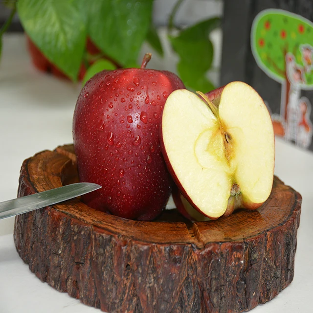 Свежий яблоко