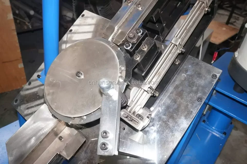 Wire Nail Cable Clip Assembling Machine - Automatic & Efficient