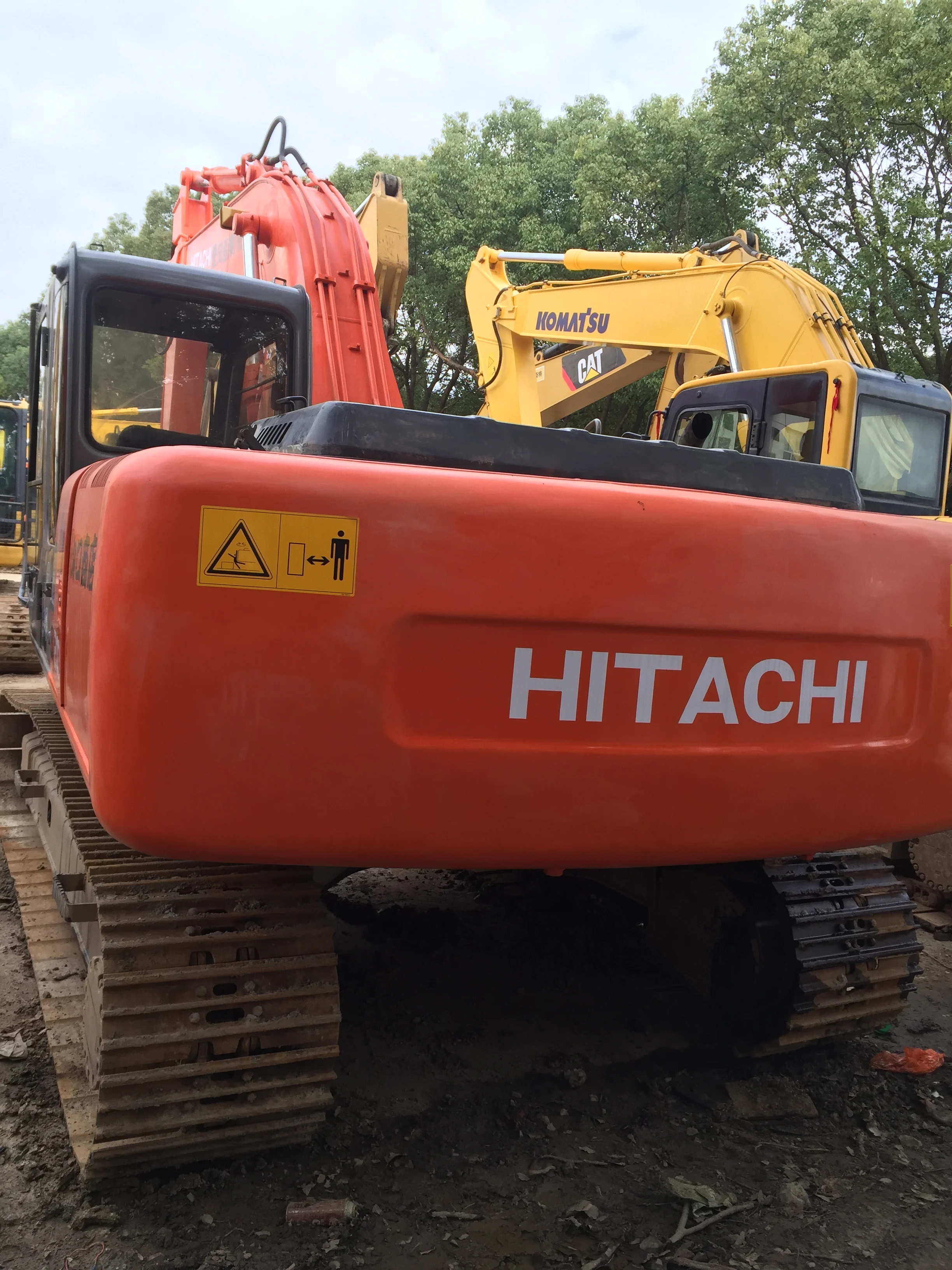 Used Hitachi Excavator EX200 - Durable & Powerful Digger
