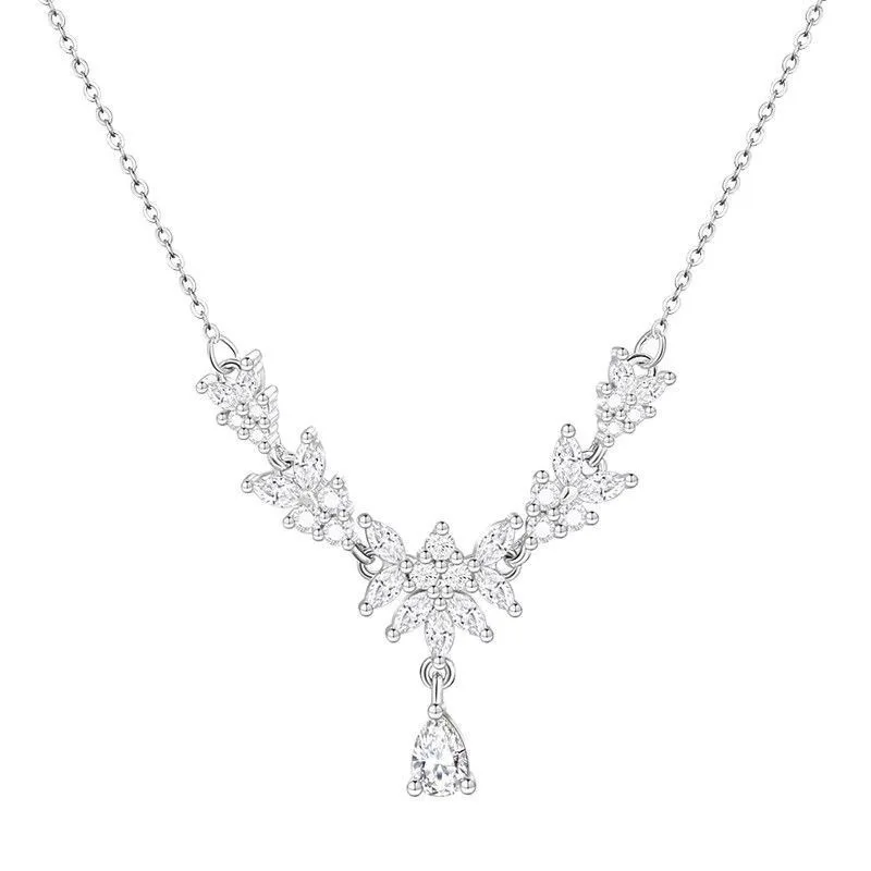 Luxury Diamond Flower Necklace with Bamboo Chain