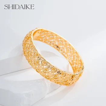 Elegant Open Design 18K Gold Plated Zircon Brass Fashion Charm Bracelet Custom Option Available for Ladies Wholesale