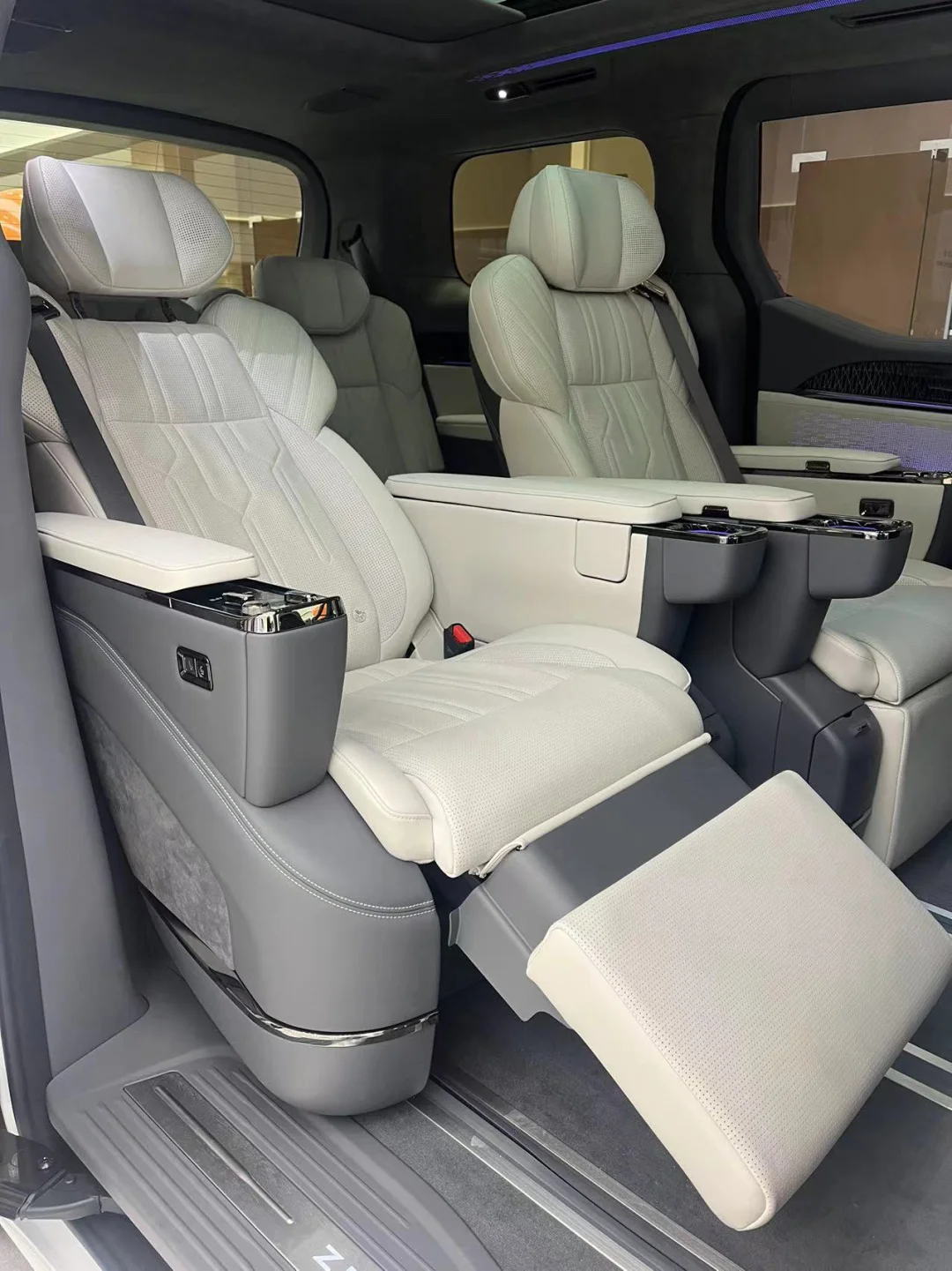 2023 Zeekr 009工厂远程zeekr009电动汽车luxure Mpv 6座吉利140kw 702 822千米我我们版本ev ...