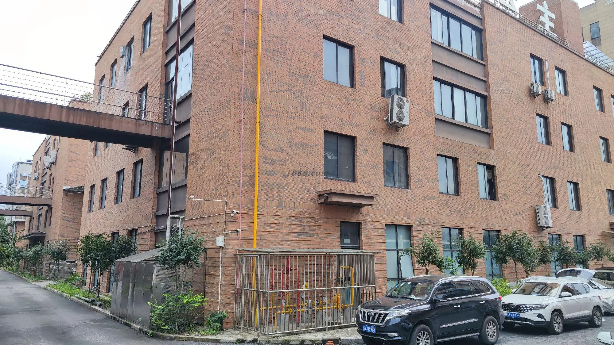 Chongqing Dunheng Catering Management Co., Ltd. 1