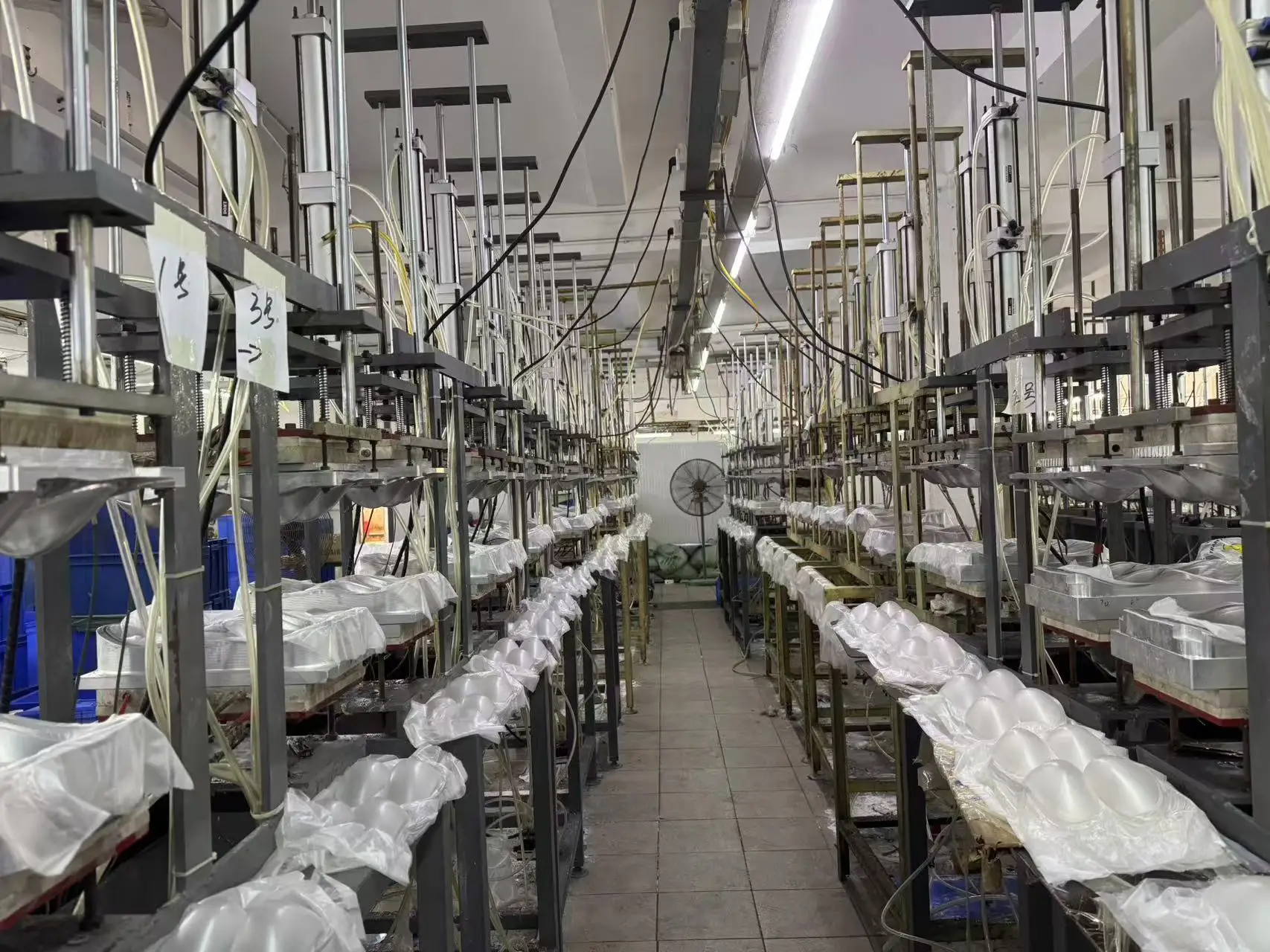 Guangzhou Hengqinlian Clothing Co., Ltd.