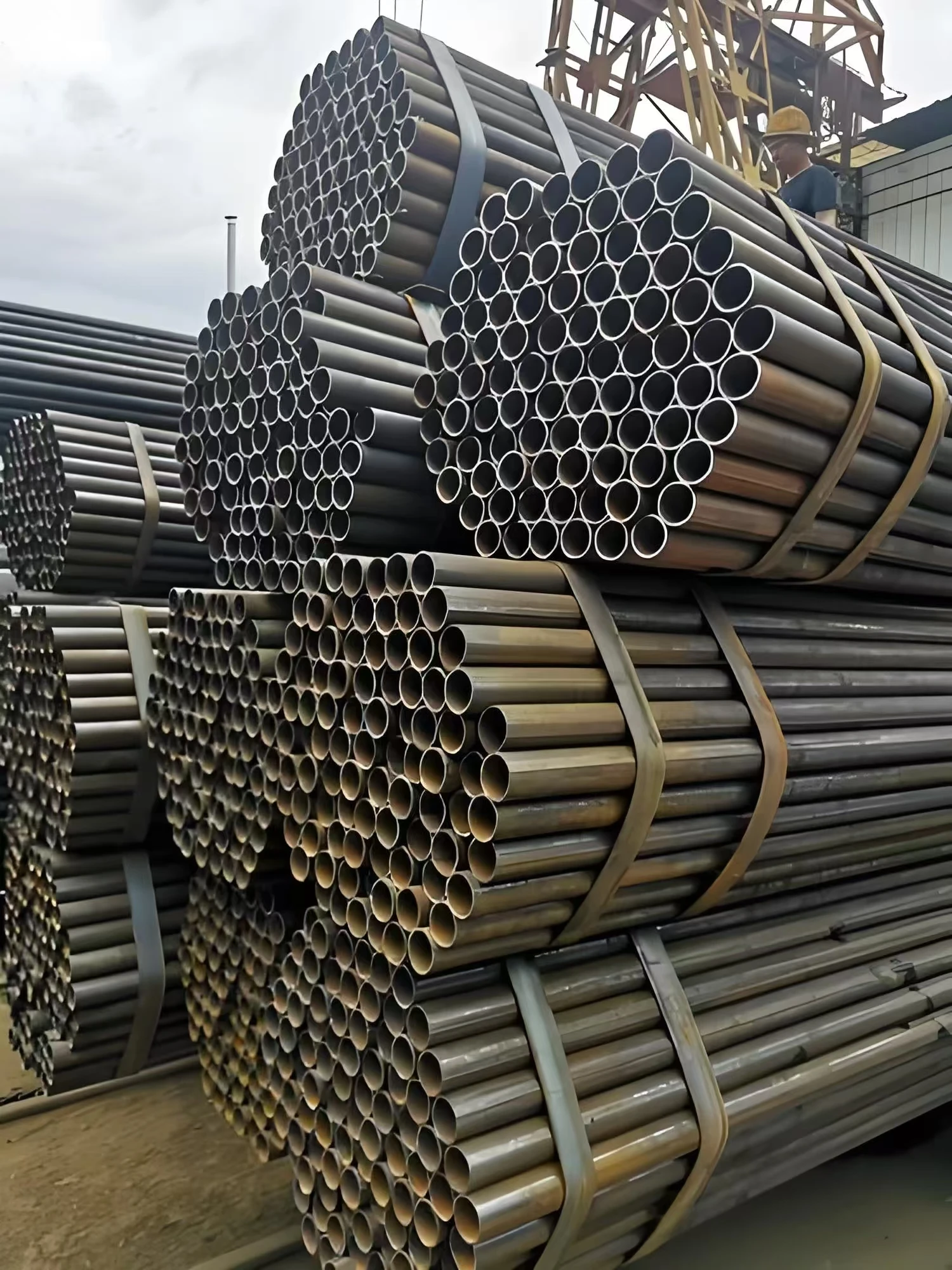 Galvanized Steel Tube Premium Quality Steel Pipes for Various Applications manufacture