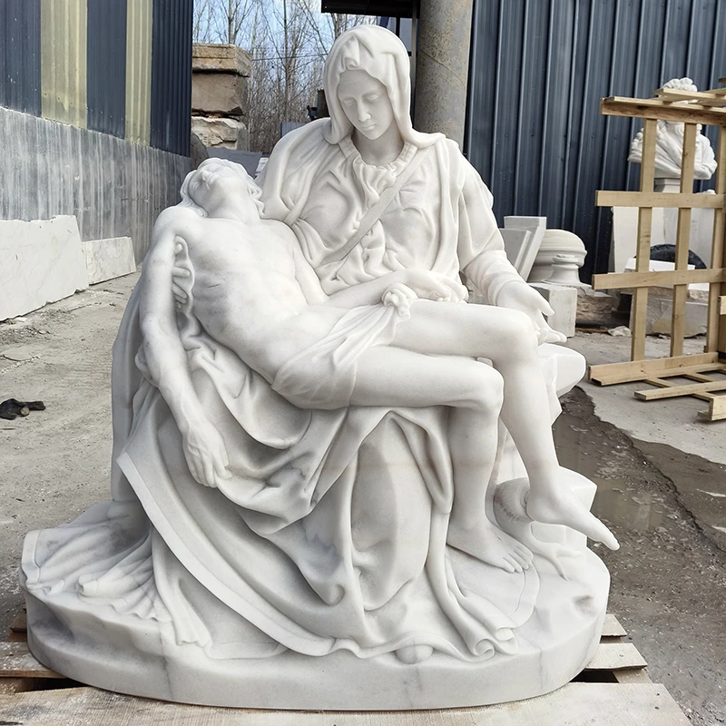 ミケランジェロの宗教的装飾: 自然石手彫りのライフサイズピエタ像