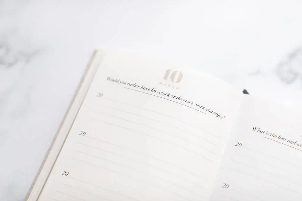 2023 Wholesale Pink Hard Cover Spiral A5 Custom Printing Weekly Daily Financial Order Budget Planner