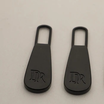 High quality custom design brand LOGO Environmental protection electroplating metal engraving logo zipper pull