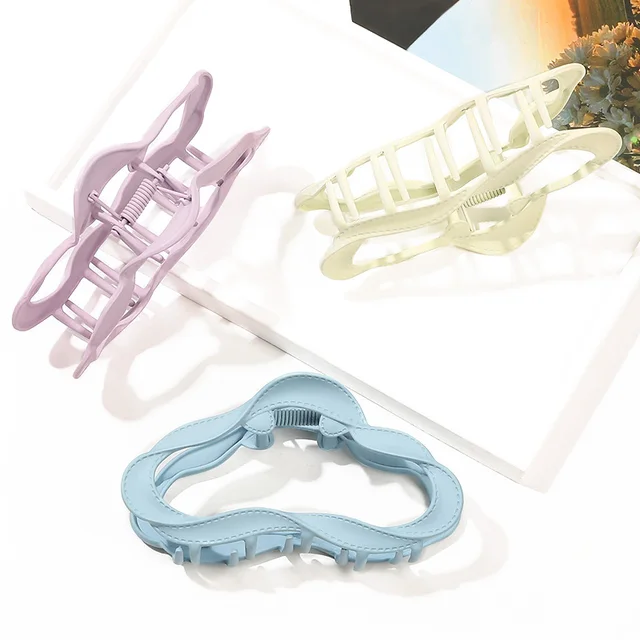 Metal Skin Medium Cloud Nordic Clips Shark Hair Claw 9.5cm Simple Solid Color Hollow Clamps Clips For Girl Hair Clips For Women