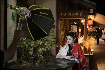 NiceFoto AR-600C 60W Portable Mini RGB LED Video Light for Outdoor Use Small Light detail image