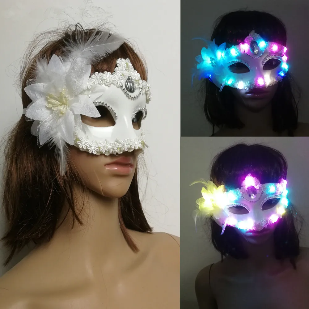 Máscara veneciana led para mujer con plumas estilo princesa_voghion.com