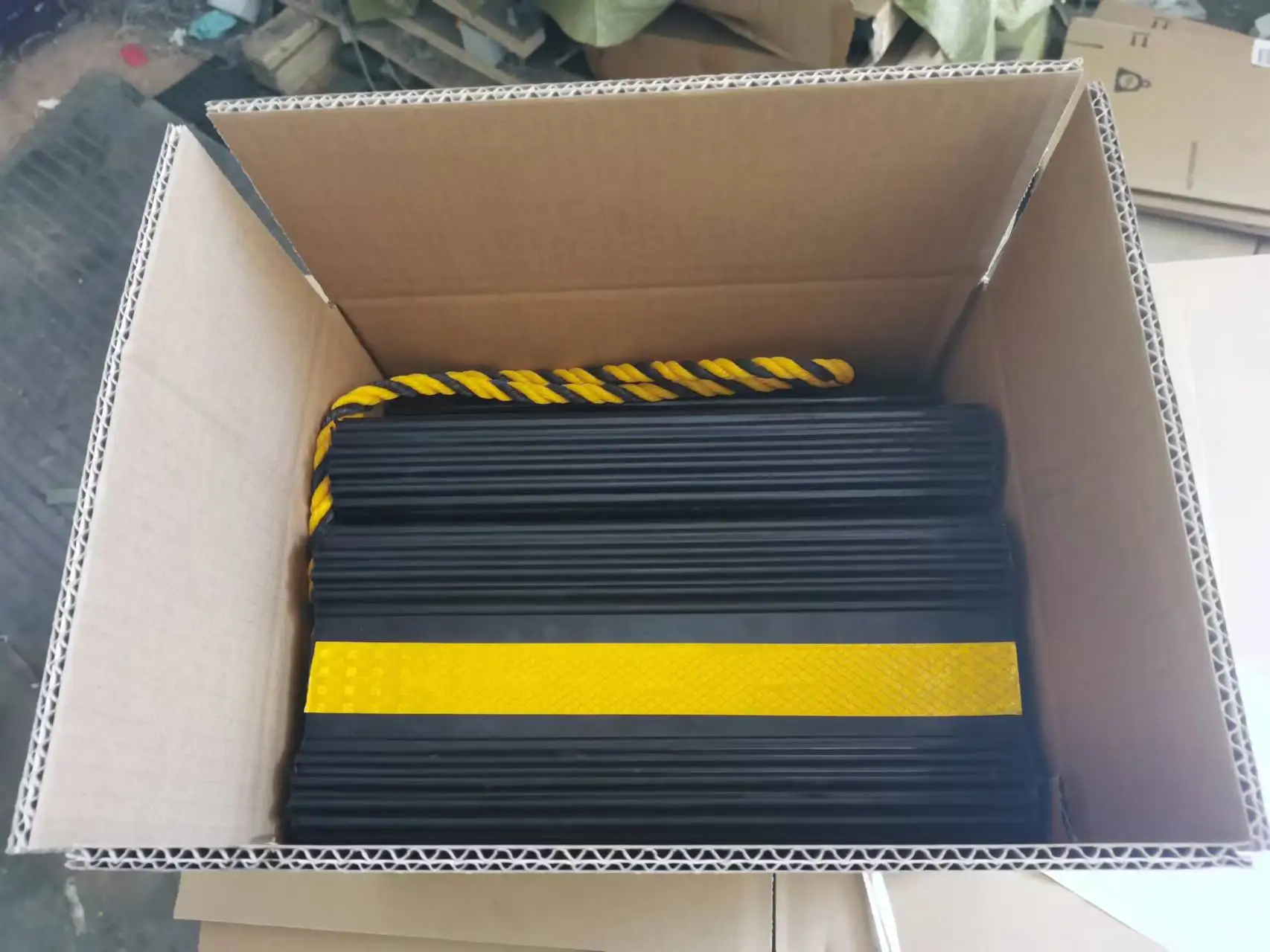 Heavy Duty Black Rubber Aircraft Wheel Chocks Carport Wheel Stopper for Car Parking Lot factory