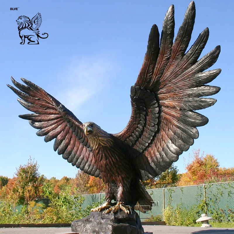 Statua Aquila in cemento e polvere di marmo - Giardino e Fai da te In vendita a Padova
