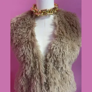 Viviblook D24TP617 2026 New Hot Girl Vest Winter Sexy Big Backless Fur Collar Hanging Neck Top Women Clothing Sexy Vest Crop Top